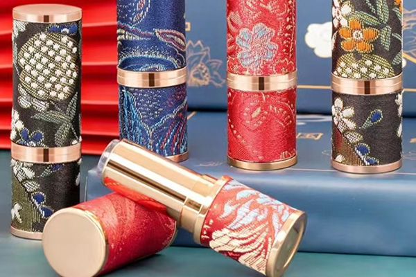 Scheme of digital printing embroidery lipstick